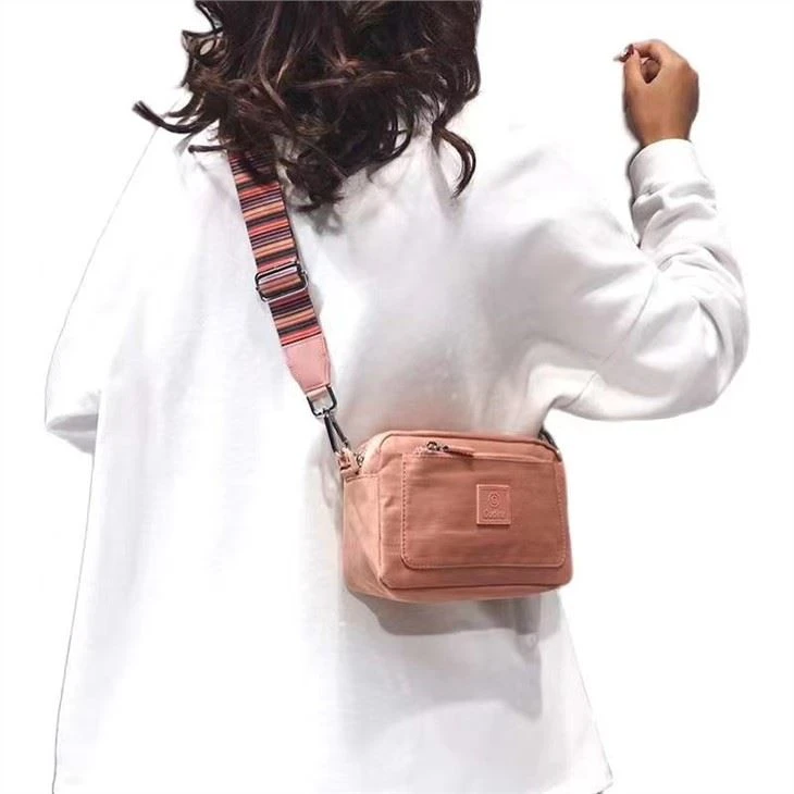 Nuova borsa per il corpo a croce del macaron nylon macaron